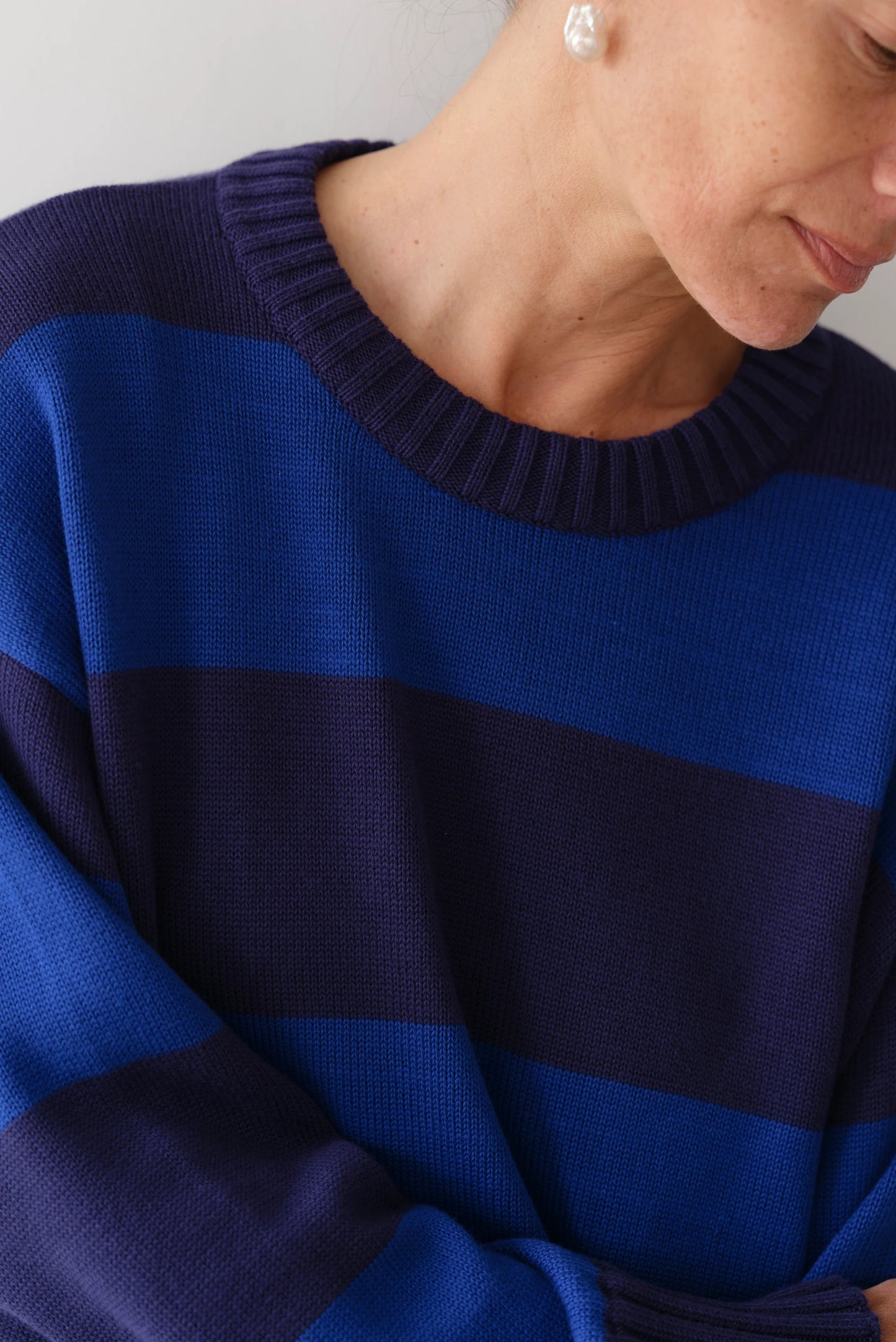 The Cotton Knit Stripe Crewneck Sweater in Navy Azure