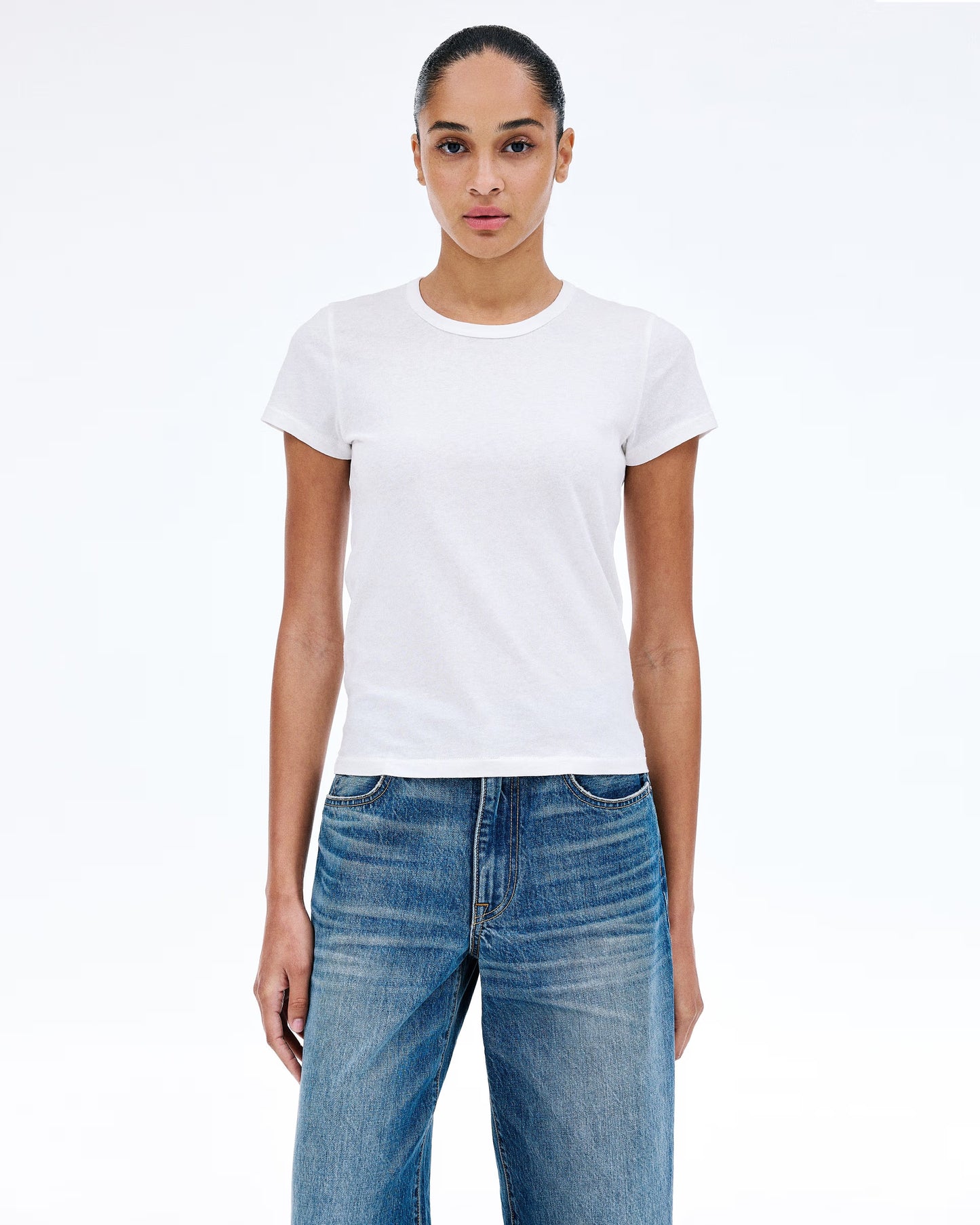 SIMPLE TEE
