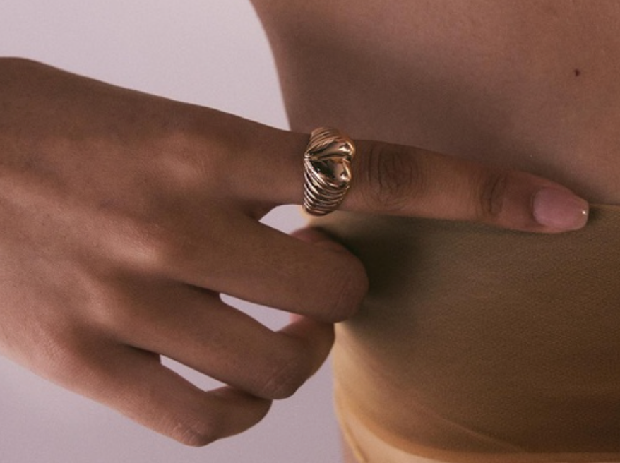 Corazon Signet Ring